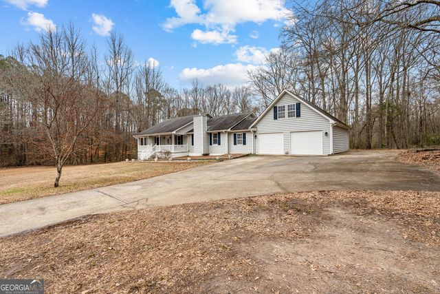423 Woods Road, Brooks, GA 30205