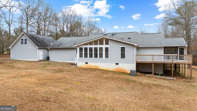 423 Woods Road, Brooks, GA 30205