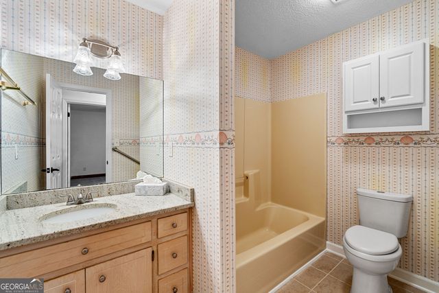 423 Woods Road, Brooks, GA 30205