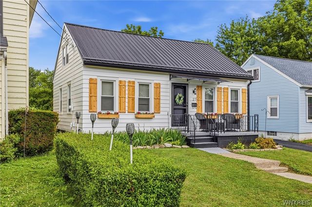 27 Hyde Park, Lockport City, NY 14094