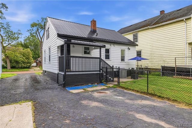 27 Hyde Park, Lockport City, NY 14094