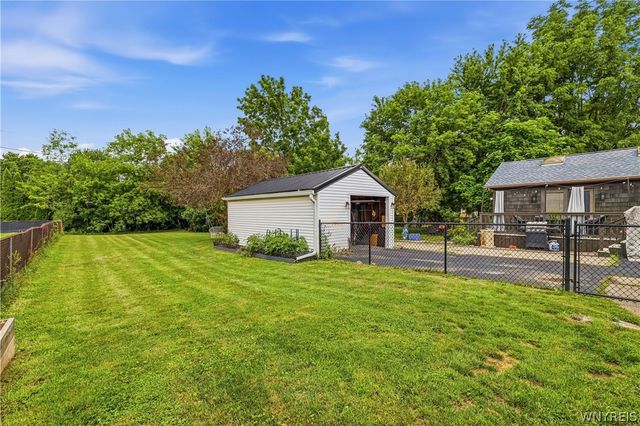 27 Hyde Park, Lockport City, NY 14094