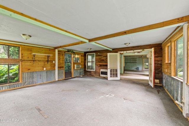 2196 Atchafalaya River Highway L, Breaux Bridge, LA 70517