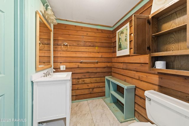 2196 Atchafalaya River Highway L, Breaux Bridge, LA 70517