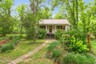 2196 Atchafalaya River Highway L, Breaux Bridge, LA 70517