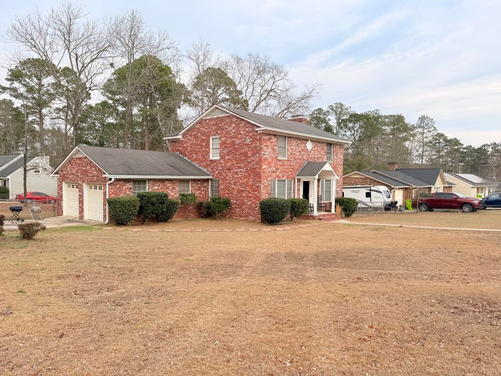 Image 2 of property listing at 7901 Tradd Street, Columbia, SC 29209