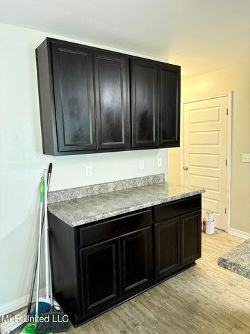 49 Whisperwood Lane, Ocean Springs, MS 39564