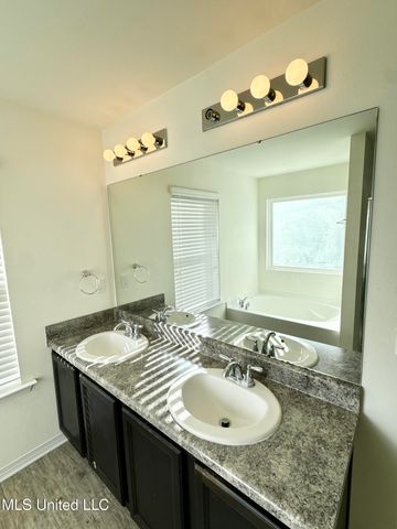 49 Whisperwood Lane, Ocean Springs, MS 39564