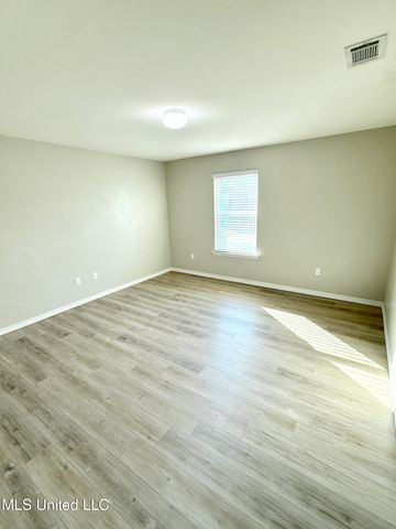 49 Whisperwood Lane, Ocean Springs, MS 39564