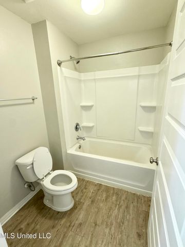 49 Whisperwood Lane, Ocean Springs, MS 39564