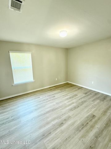 49 Whisperwood Lane, Ocean Springs, MS 39564