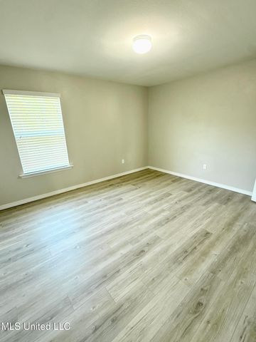 49 Whisperwood Lane, Ocean Springs, MS 39564