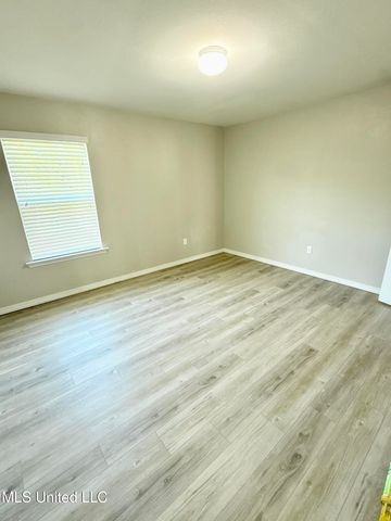 49 Whisperwood Lane, Ocean Springs, MS 39564