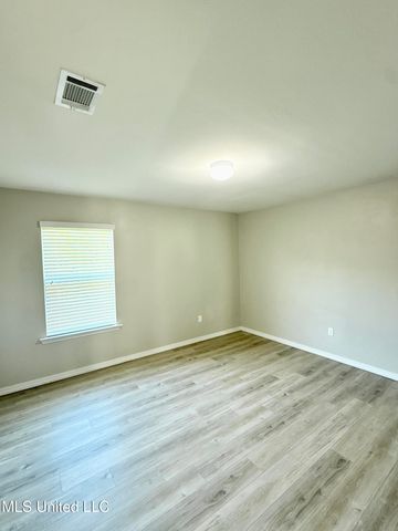 49 Whisperwood Lane, Ocean Springs, MS 39564