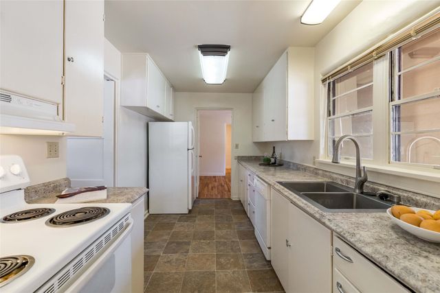 111 Camino Matias, Santa Fe, NM 87501