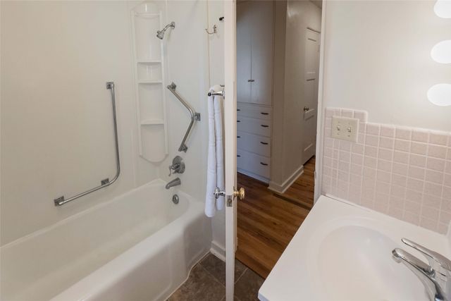 111 Camino Matias, Santa Fe, NM 87501