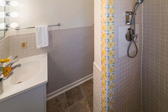 111 Camino Matias, Santa Fe, NM 87501