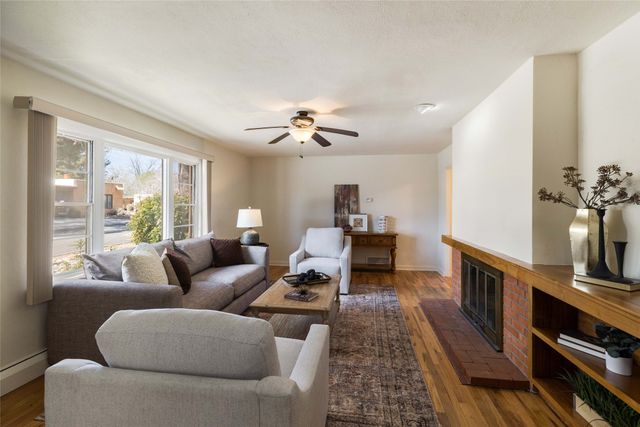 111 Camino Matias, Santa Fe, NM 87501