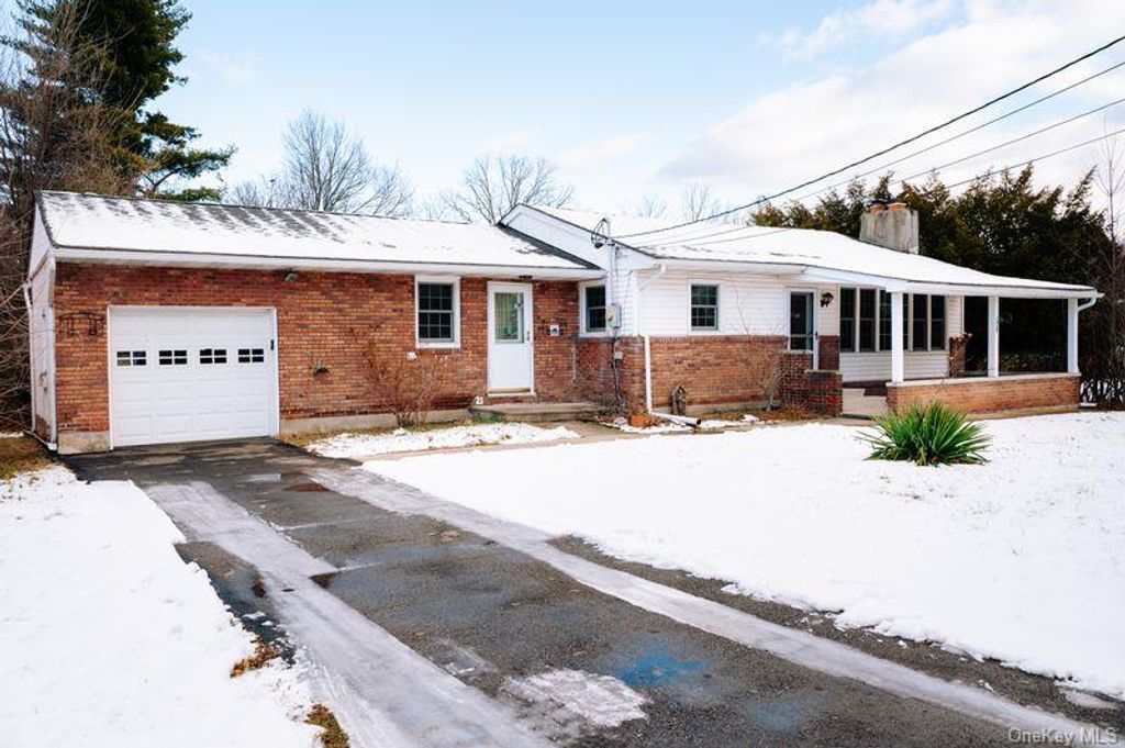 21 McCall Place, Middlehope, NY 12550