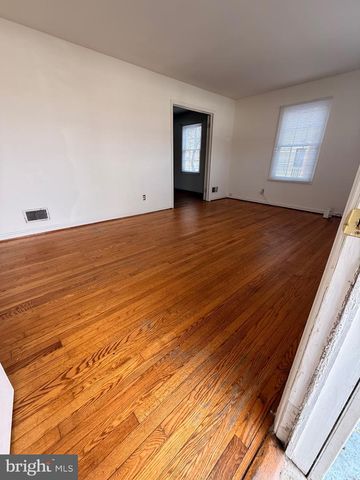 1218 THORNTON ST, Fredericksburg, VA 22401