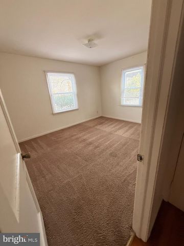 1218 THORNTON ST, Fredericksburg, VA 22401