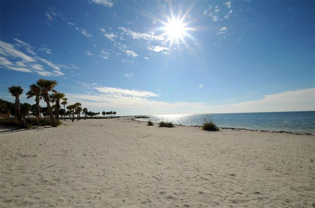 GROSSE AVENUE, Tarpon Springs, FL 34689
