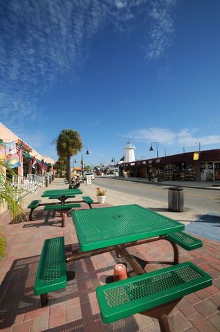 GROSSE AVENUE, Tarpon Springs, FL 34689