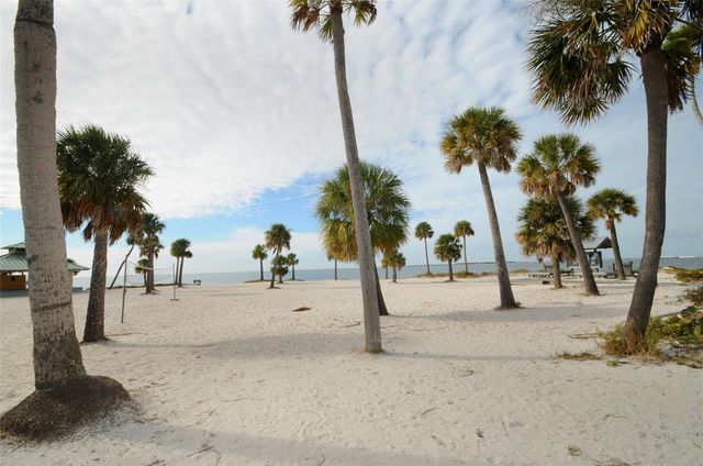 GROSSE AVENUE, Tarpon Springs, FL 34689