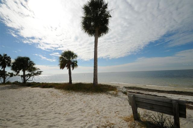 GROSSE AVENUE, Tarpon Springs, FL 34689