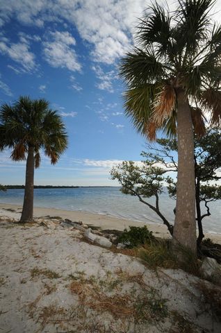 GROSSE AVENUE, Tarpon Springs, FL 34689