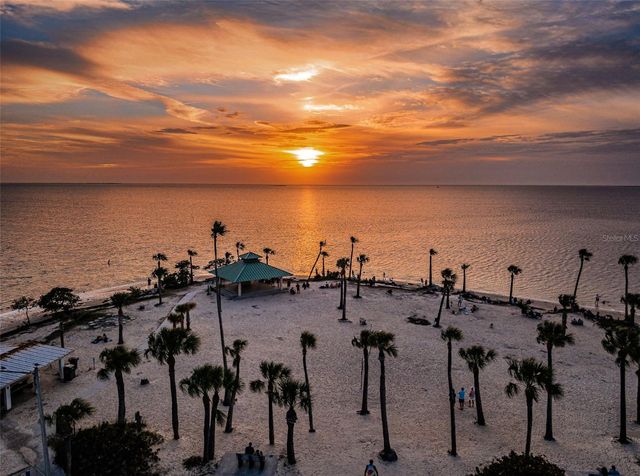 GROSSE AVENUE, Tarpon Springs, FL 34689