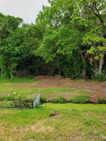 GROSSE AVENUE, Tarpon Springs, FL 34689