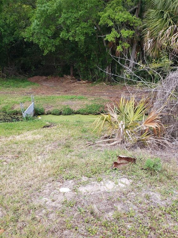 GROSSE AVENUE, Tarpon Springs, FL 34689
