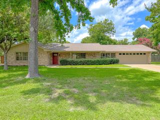 106 W Calhoun Street, Rice, TX 75155