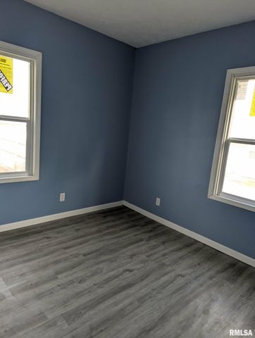 1301 E MORTON Avenue, Springfield, IL 62702