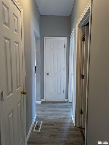 1301 E MORTON Avenue, Springfield, IL 62702