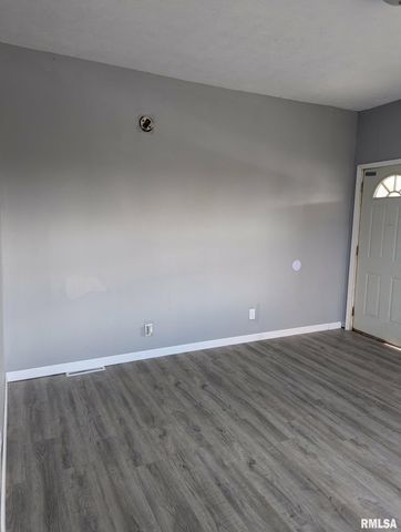 1301 E MORTON Avenue, Springfield, IL 62702