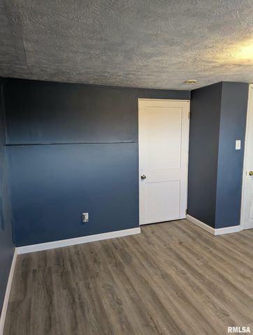 1301 E MORTON Avenue, Springfield, IL 62702