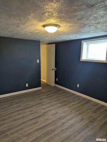 1301 E MORTON Avenue, Springfield, IL 62702