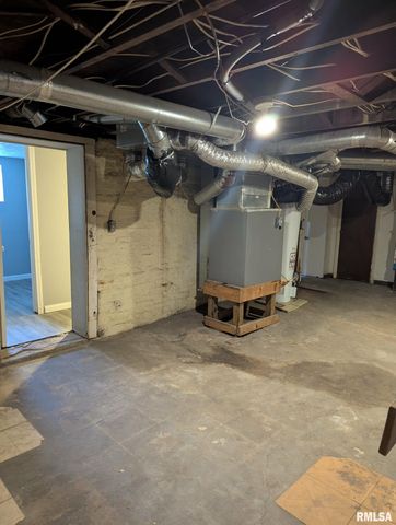 1301 E MORTON Avenue, Springfield, IL 62702