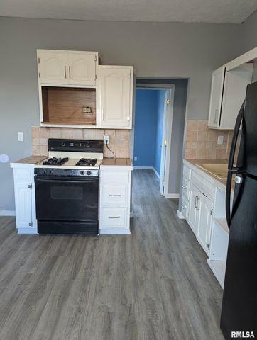 1301 E MORTON Avenue, Springfield, IL 62702