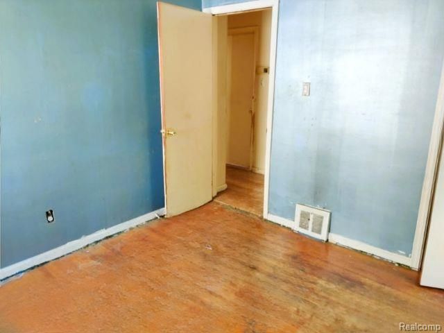 4230 Longtin Avenue, Lincoln Park, MI 48146