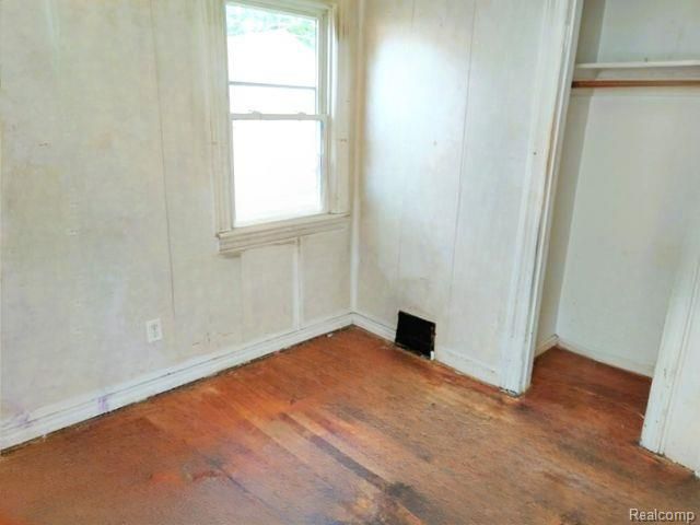 4230 Longtin Avenue, Lincoln Park, MI 48146