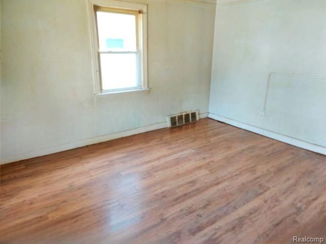 4230 Longtin Avenue, Lincoln Park, MI 48146