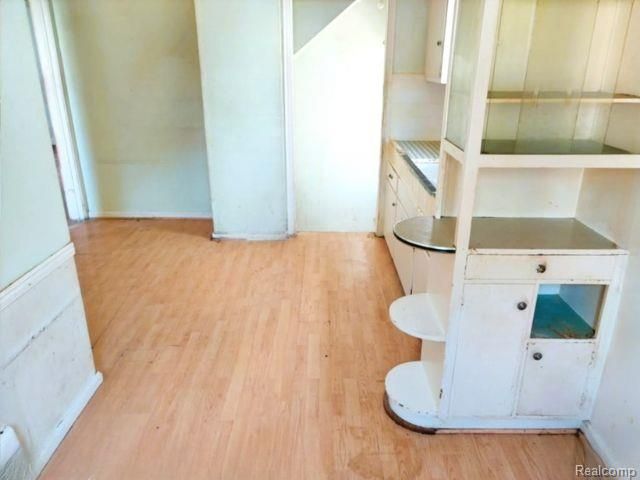 4230 Longtin Avenue, Lincoln Park, MI 48146