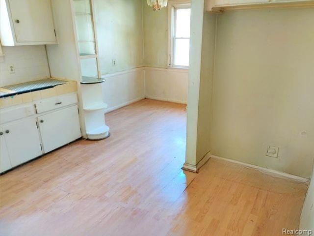 4230 Longtin Avenue, Lincoln Park, MI 48146