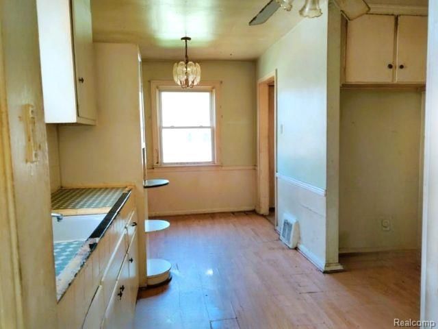 4230 Longtin Avenue, Lincoln Park, MI 48146