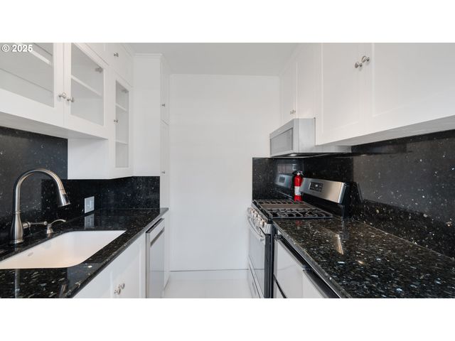 308 E 12TH St 308 B, Vancouver, WA 98660
