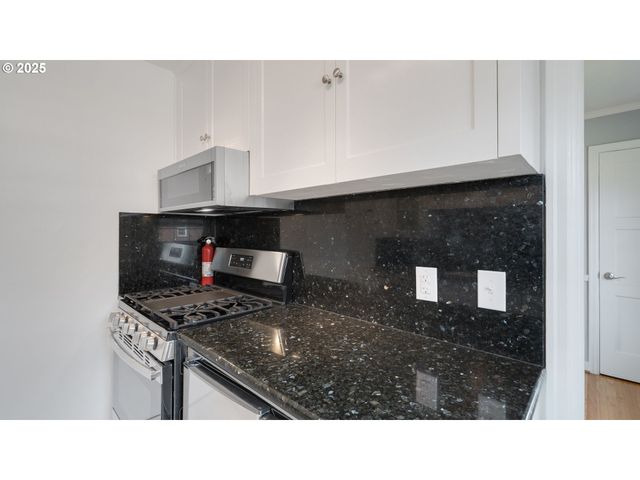 308 E 12TH St 308 B, Vancouver, WA 98660