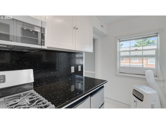 308 E 12TH St 308 B, Vancouver, WA 98660